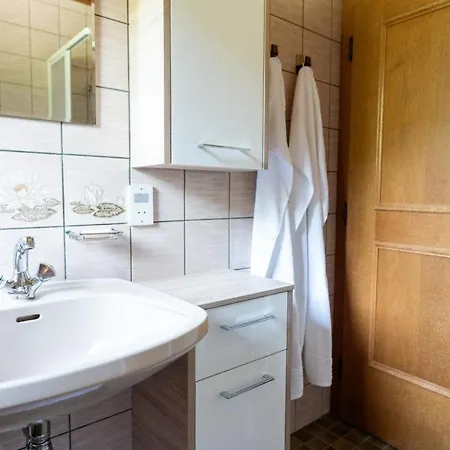 Naturparkresort Haus Geigenkogel 度假居 *